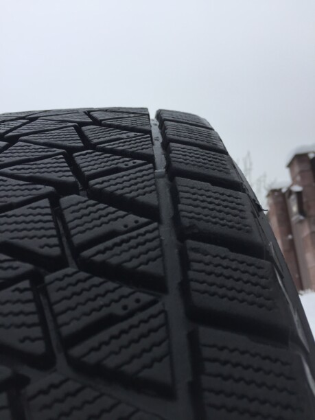 Легковые шины Bridgestone Blizzak DM V2, Япония 235/65 R18 4 шт.