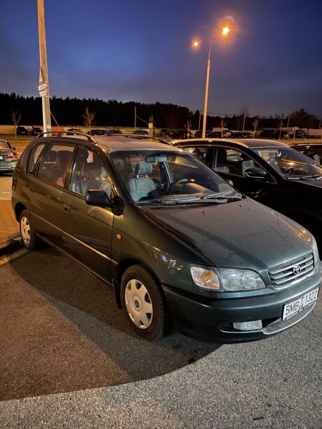 Toyota Picnic I, 7 мест, 1999 г.