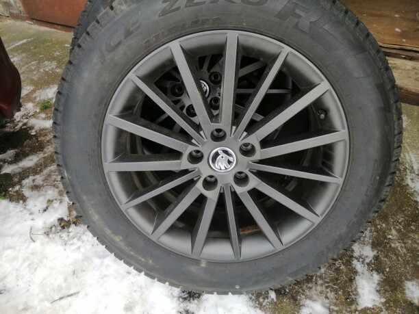 Легковые шины Pirelli Ice Zero Fr 235/55 R18 104T 235/55 R18 4 шт.