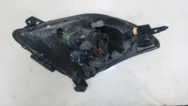 Фара передняя для Suzuki Swift III 2004-2010