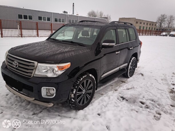 Toyota Land Cruiser J200 · Рестайлинг, 7 мест, 2013 г.