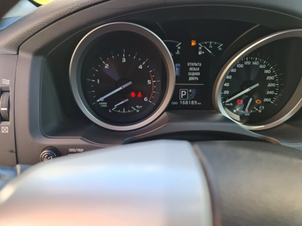 Toyota Land Cruiser J200 · Рестайлинг, 7 мест, 2013 г.