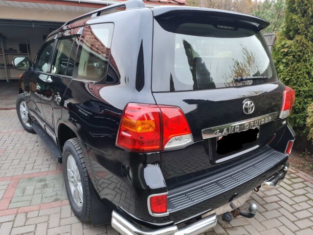 Toyota Land Cruiser J200 · Рестайлинг, 7 мест, 2013 г.