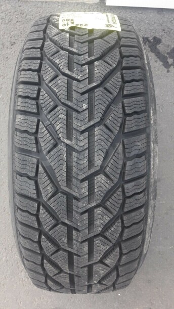 Легковые шины Kormoran Snow 235/40 R18 4 шт.