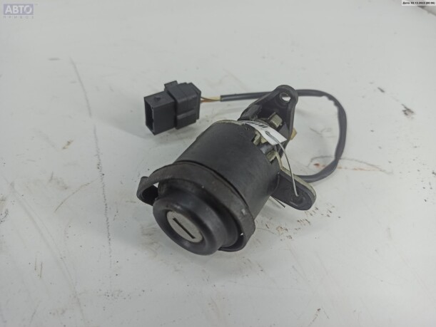 Кнопка открывания багажника для Audi 80 B4 1991 - 1996