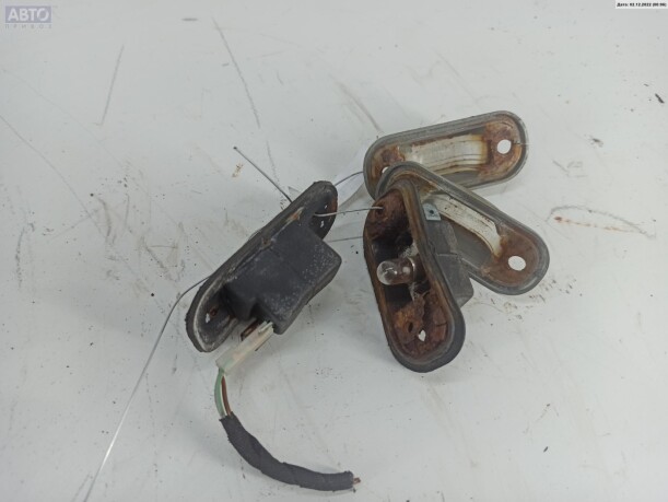 Накладка подсветки номера для Audi 80 B4 1991 - 1996