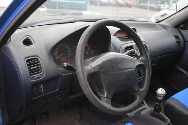 Mitsubishi Carisma I · Рестайлинг, 2000 г.