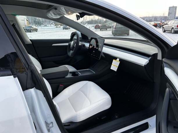 Tesla Model 3, 2021 г.