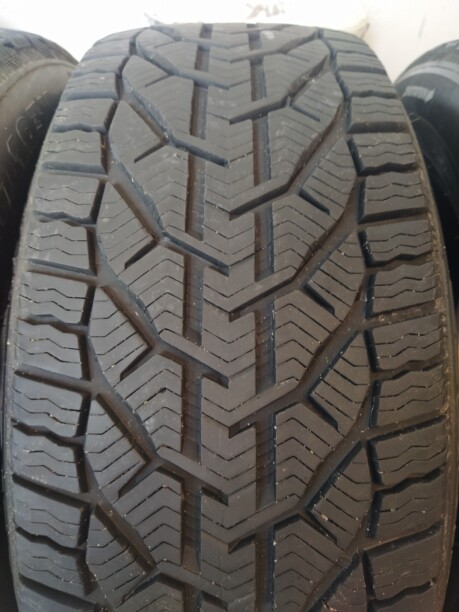 Легковые шины Tigar Winter XL 235/55 R17 4 шт.
