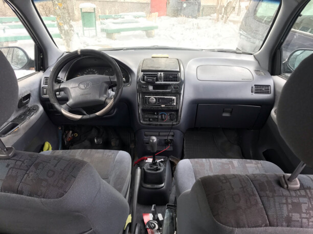 Toyota Picnic I, 7 мест, 1999 г.