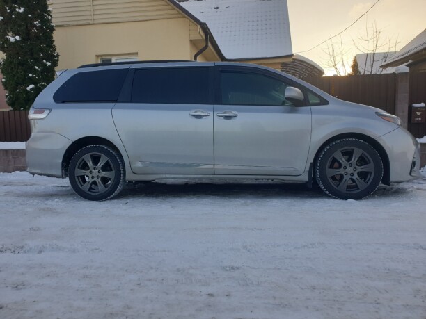 Toyota Sienna III (XL30) · 2-й рестайлинг, 7 мест, 2018 г.