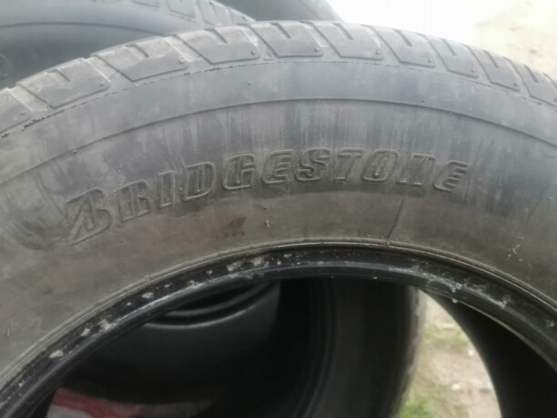 Легковые шины Bridgestone 215/65 R16 4 шт.
