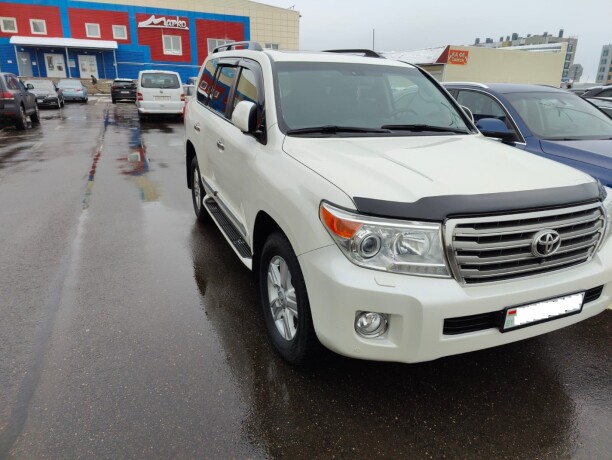 Toyota Land Cruiser J200 · Рестайлинг, 7 мест, 2014 г.