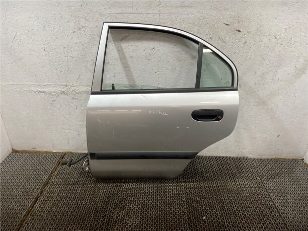 Дверь боковая для Mitsubishi Carisma I · Рестайлинг 1999 - 2004