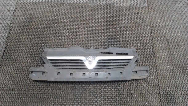 Решетка радиатора для Opel Corsa C · Рестайлинг 2003-2006