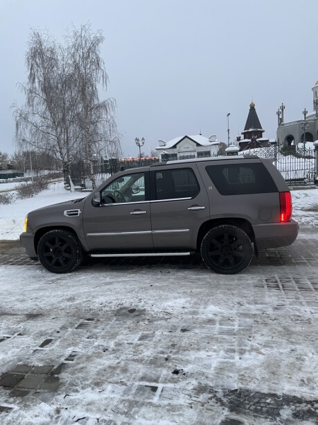 Cadillac Escalade III, 7 мест, 2010 г.