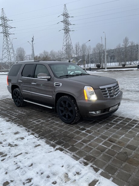 Cadillac Escalade III, 7 мест, 2010 г.