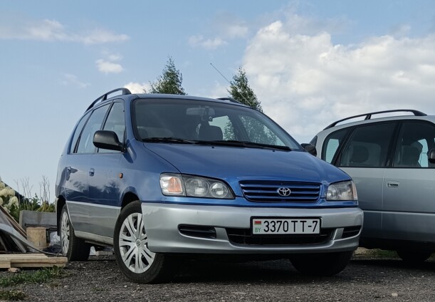 Toyota Picnic I, 1997 г.