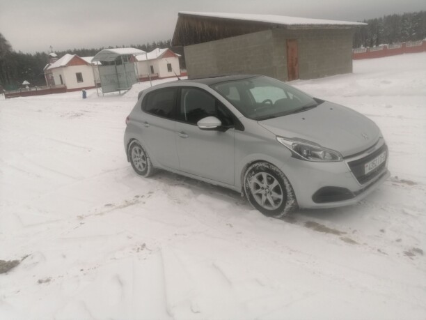Peugeot 208 I · Рестайлинг, 2017 г.