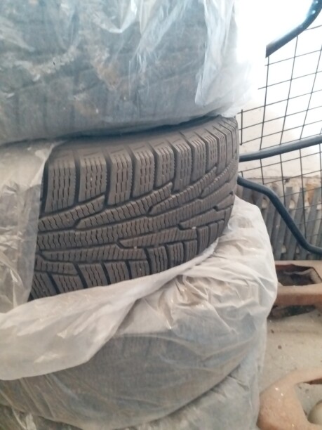Легковые шины Nokian 195/65 R15 4 шт.