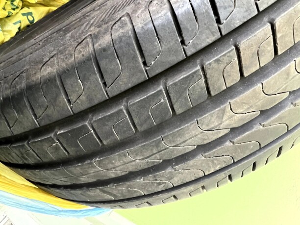 Легковые шины Pirelli Scorpion 215/65 R17 4 шт.