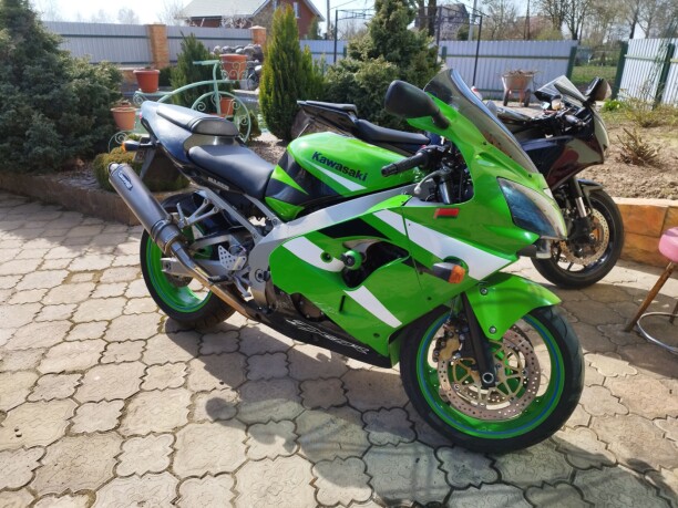 Купить мотоцикл Kawasaki ZRX zx9r за 4200 $, с пробегом