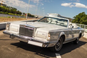 Lincoln Continental V, 1977 г.