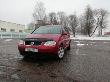 Volkswagen Touran I, 7 мест, 2003 г.