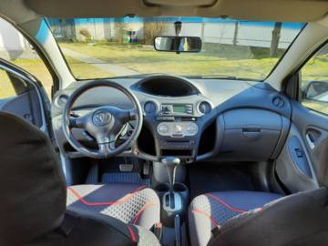 Toyota Yaris I (P1) · Рестайлинг, 2003 г.