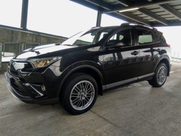 Toyota RAV4 IV (XA40) · Рестайлинг, 5 мест, 2016 г.