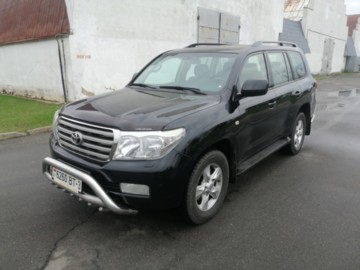 Toyota Land Cruiser J200, 7 мест, 2009 г.