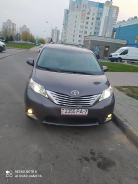 Toyota Sienna III (XL30), 7 мест, 2011 г.