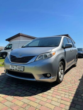 Toyota Sienna III (XL30), 7 мест, 2010 г.