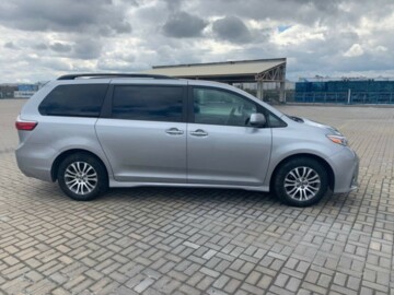 Toyota Sienna III (XL30), 7 мест, 2018 г.