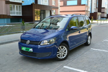 Volkswagen Touran II, 7 мест, 2010 г.