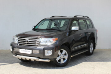 Toyota Land Cruiser J200 · Рестайлинг, 7 мест, 2012 г.