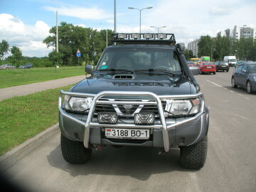 Nissan Patrol Y61, 7 мест, 2000 г.