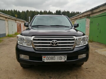 Toyota Land Cruiser J200, 7 мест, 2010 г.