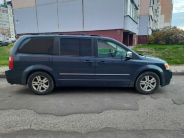 Dodge Grand Caravan V, 7 мест, 2008 г.