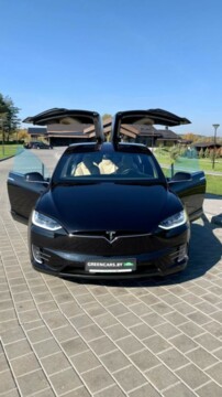 Tesla Model X, 7 мест, 2016 г.