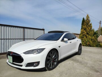 Tesla Model S I, 2015 г.