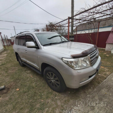 Toyota Land Cruiser J200, 7 мест, 2011 г.