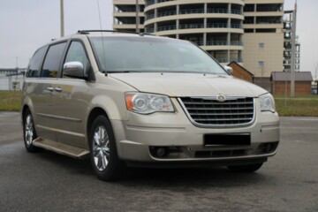 Chrysler Town and Country V, 7 мест, 2007 г.