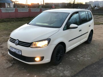Volkswagen Touran II, 7 мест, 2011 г.