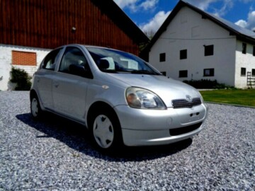 Toyota Yaris I (P1), 2002 г.