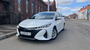 Toyota Prius Prime, 2017 г.