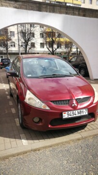 Mitsubishi Grandis, 7 мест, 2004 г.