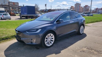 Tesla Model X, 6 мест, 2017 г.