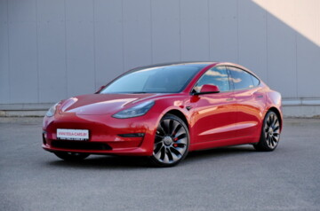 Tesla Model 3, 2021 г.