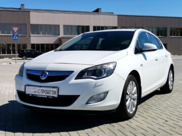Opel Astra J, 2010 г.